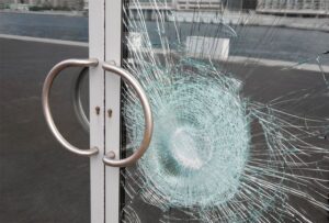Emergency glass replacement Oakville